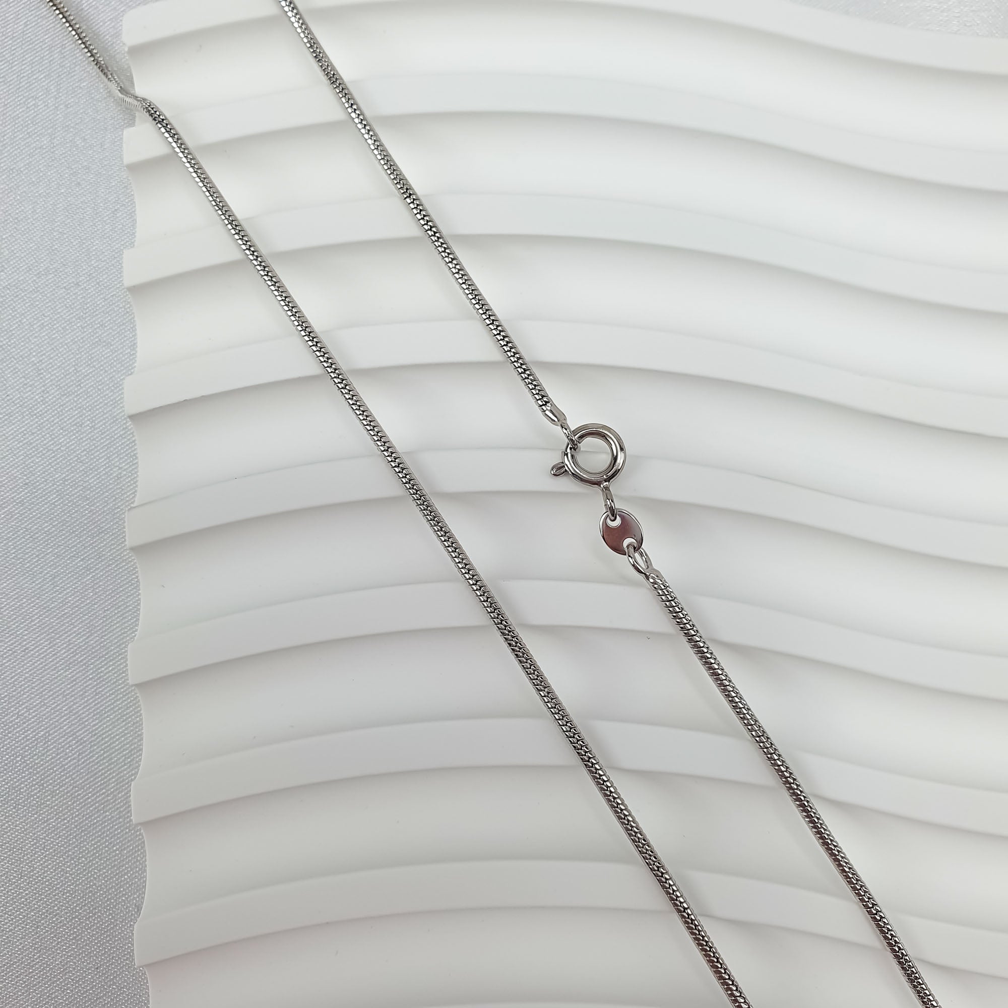 Čuskveida pinuma ķēdīte, 1.6 mm