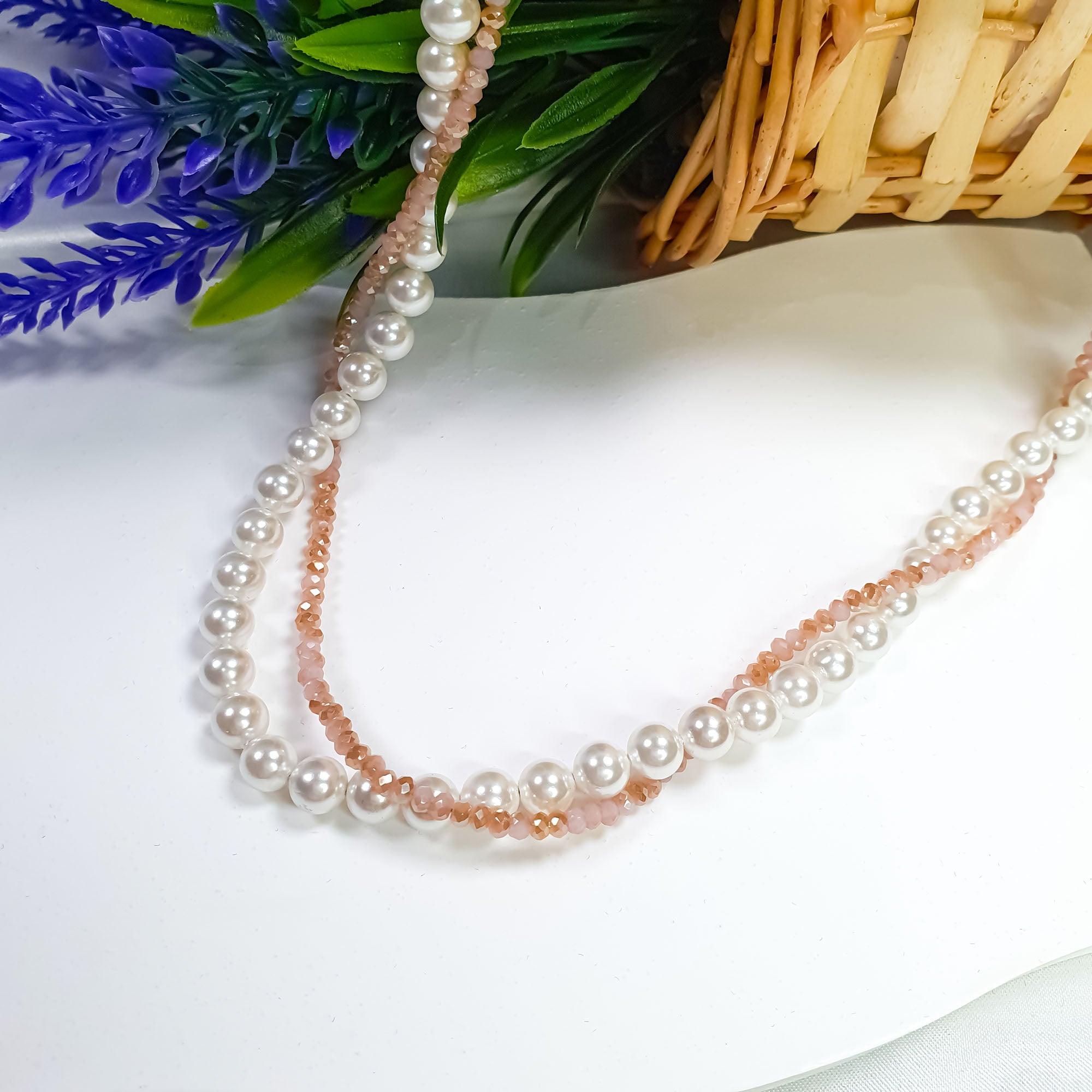 Pērļu kaklarota ar divām paralēlām lodīšu virknēm